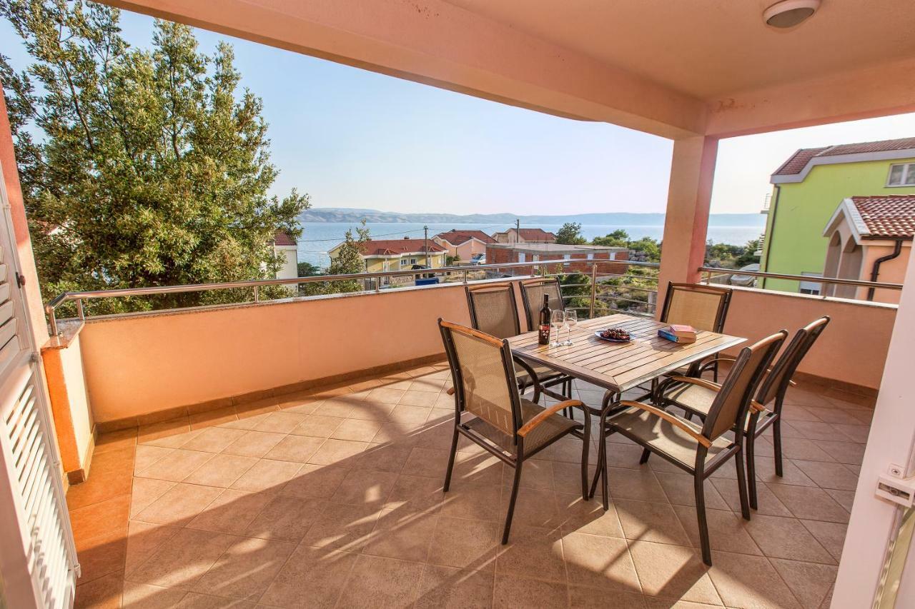 Apartments Villa Dina Karlobag Exterior photo