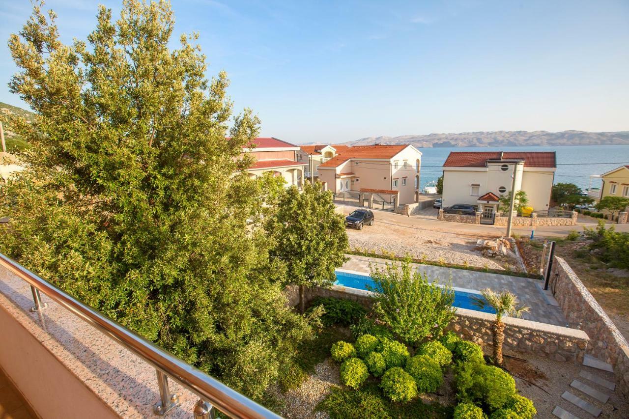 Apartments Villa Dina Karlobag Exterior photo