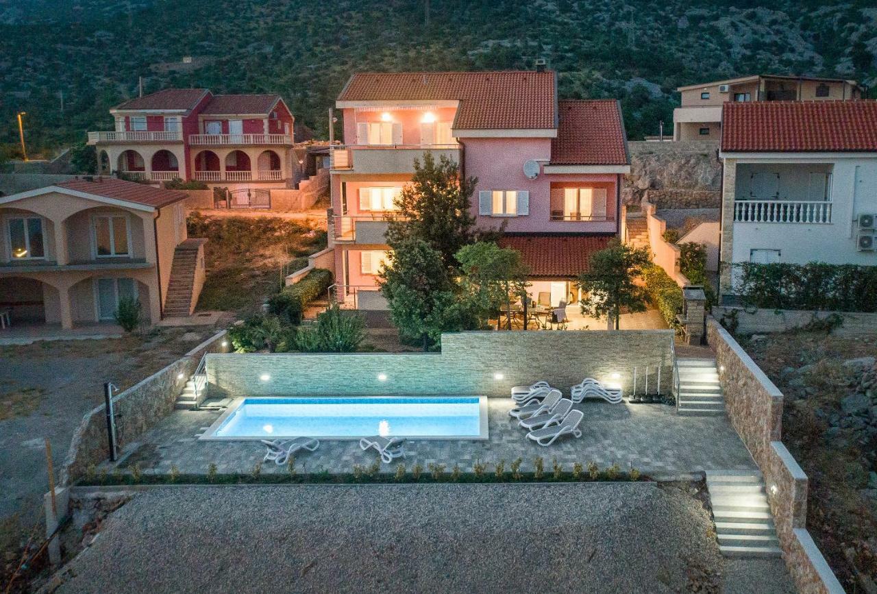 Apartments Villa Dina Karlobag Exterior photo