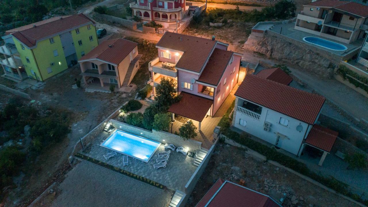Apartments Villa Dina Karlobag Exterior photo